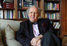 Interview with Alexander McCall Smith - deskworldwide.com