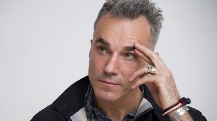 Daniel-Day-Lewis-deskworldwide.com_.jpg Daniel-Day-Lewis-deskworldwide.com_.jpg