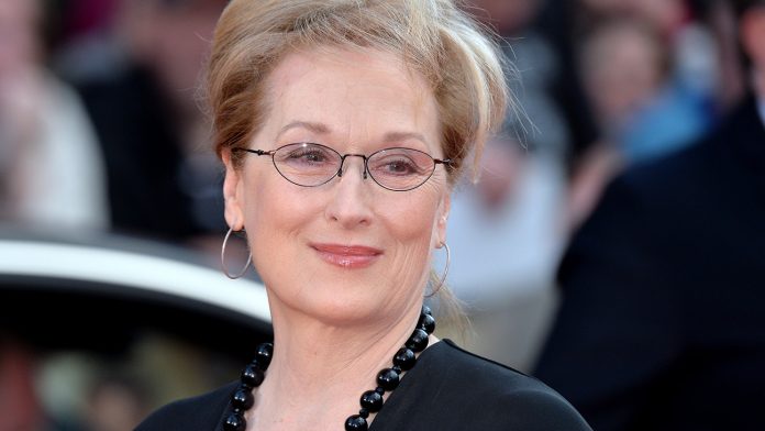 Meryl Streep - deskworldwide.com.jpg