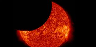partial-solar-eclipse-deskworldwide