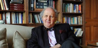 Interview with Alexander McCall Smith - deskworldwide.com